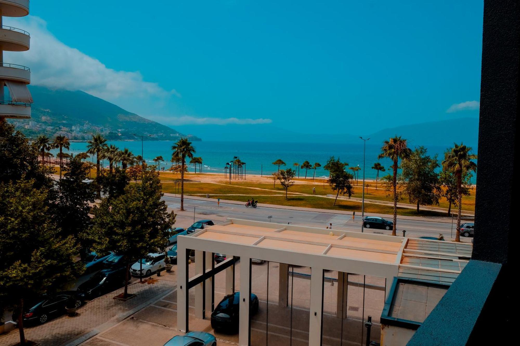 Laid Hotel Vlore Exterior photo