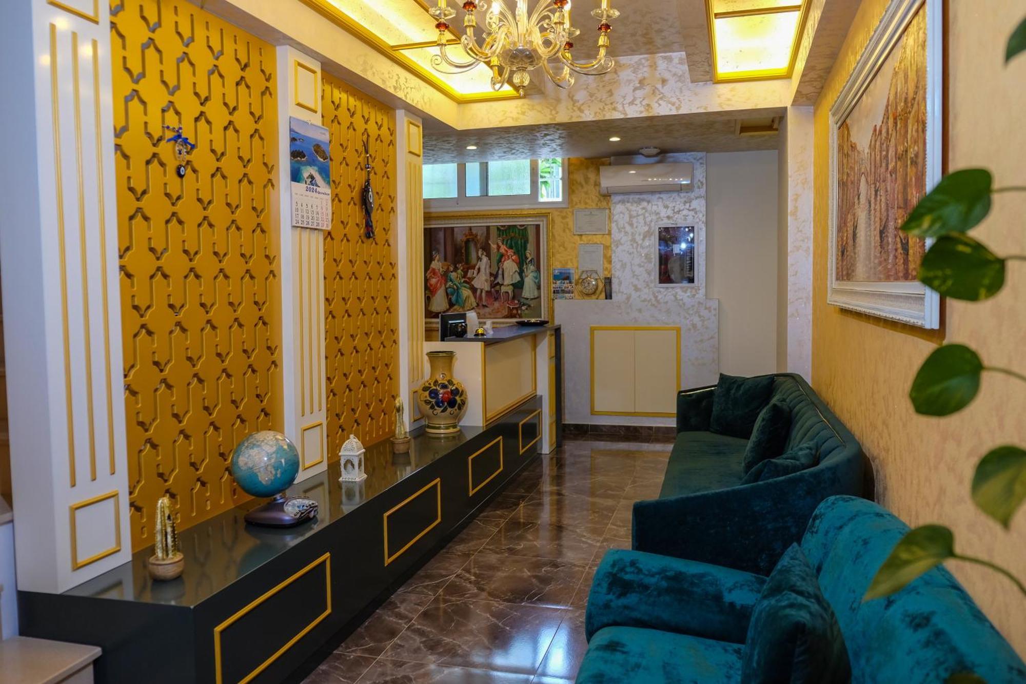 Laid Hotel Vlore Exterior photo