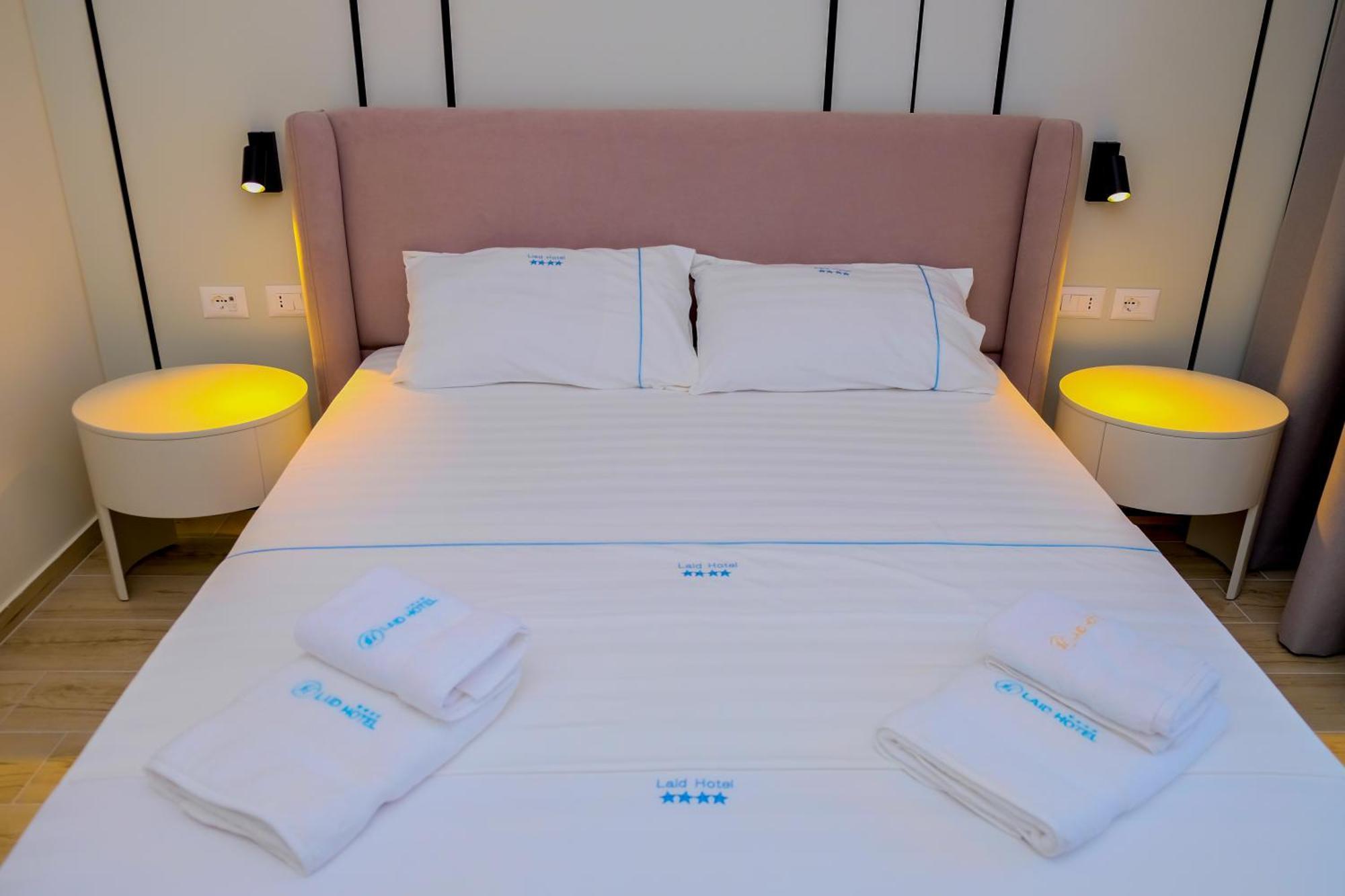 Laid Hotel Vlore Exterior photo