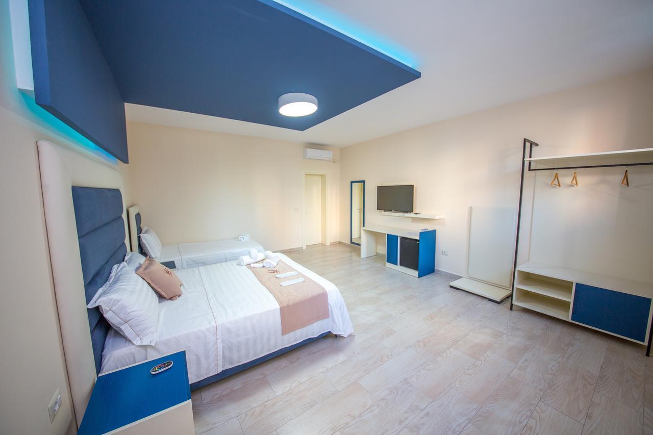 Laid Hotel Vlore Exterior photo