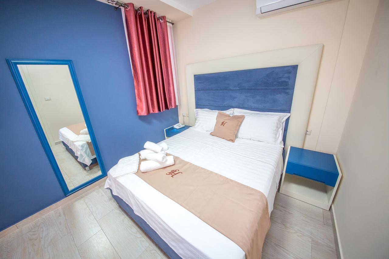 Laid Hotel Vlore Exterior photo