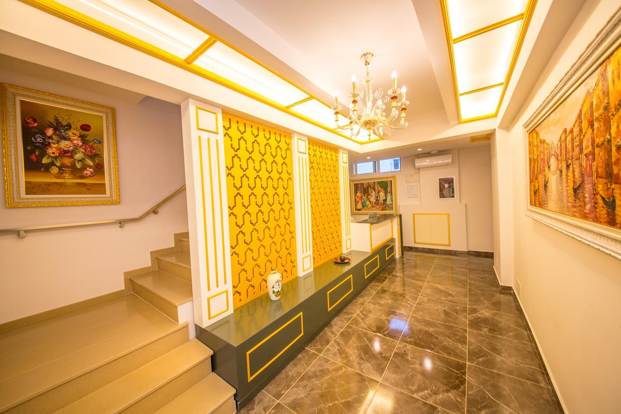 Laid Hotel Vlore Exterior photo