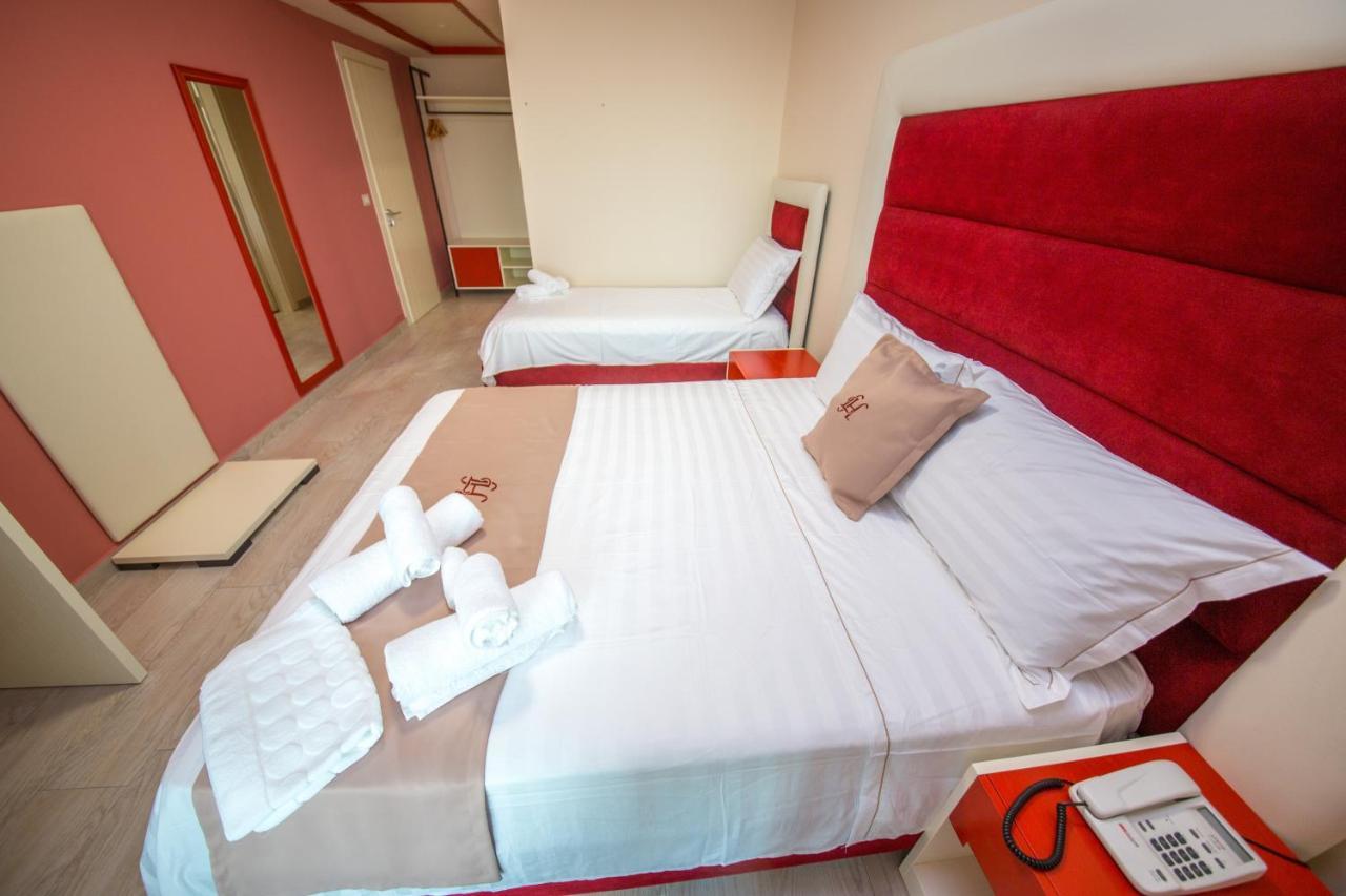 Laid Hotel Vlore Exterior photo